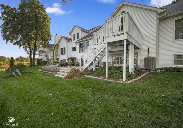 Photo 3 of Townhouse for sale at 2712 Lake Shore Dr, Joliet, IL 60431 | MLS# 12784093 | Listing updated on 2026-10-30