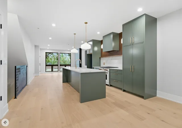 Photo 4 of Condo for sale at 3116 N Western Ave #1, Chicago, IL 60618 | MLS# 12784107 | Listing updated on 2026-10-21