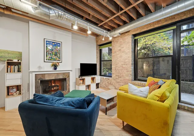 Photo 3 of Condo for sale at 226 N Clinton St #101, Chicago, IL 60661 | MLS# 12784118 | Listing updated on 2026-10-22