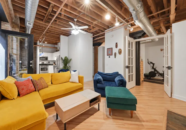 Photo 4 of Condo for sale at 226 N Clinton St #101, Chicago, IL 60661 | MLS# 12784118 | Listing updated on 2026-10-22