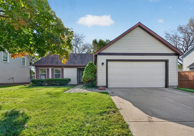 Photo 2 of Single family home for sale at 1840 Shetland Dr, Wheaton, IL 60189 | MLS# 12784125 | Listing updated on 2026-10-20