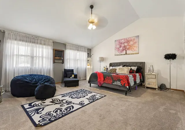 Photo 4 of Single family home for sale at 2421 Mallard Dr, Lindenhurst, IL 60046 | MLS# 12784134 | Listing updated on 2026-10-16