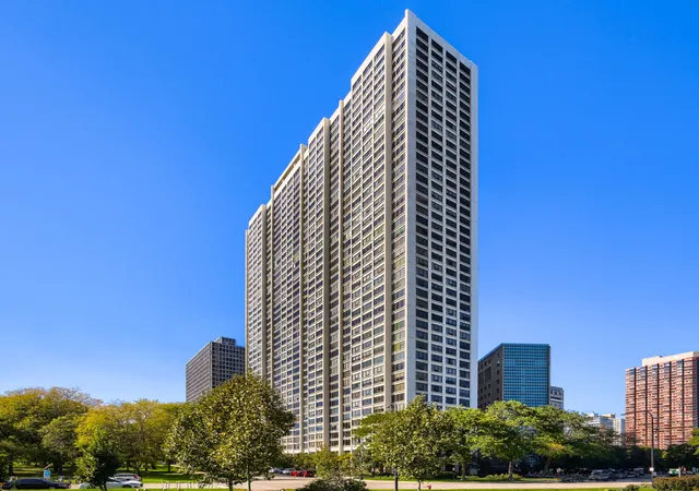 Photo 1 of Condo for sale at 2800 N Lake Shore Dr #2001, Chicago, IL 60657 | MLS# 12784137 | Listing updated on 2026-10-22