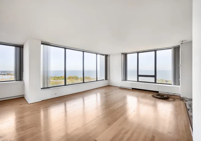 Photo 2 of Condo for sale at 2800 N Lake Shore Dr #2001, Chicago, IL 60657 | MLS# 12784137 | Listing updated on 2026-10-22