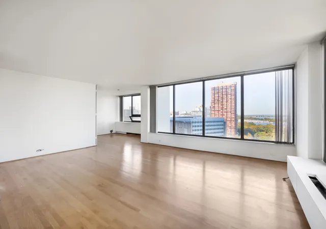 Photo 3 of Condo for sale at 2800 N Lake Shore Dr #2001, Chicago, IL 60657 | MLS# 12784137 | Listing updated on 2026-10-22