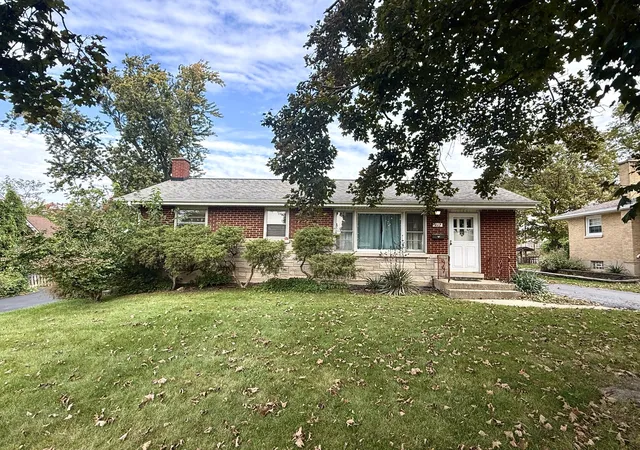 Photo 1 of Single family home for sale at 112 6th Street, Downers Grove, IL 60515 | MLS# 12784145 | Listing updated on 2026-10-20