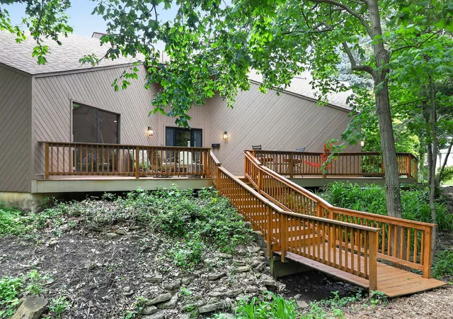 Photo 2 of Single family home for sale at 5337 Brookbank Rd, Downers Grove, IL 60515 | MLS# 12784148 | Listing updated on 2026-10-22