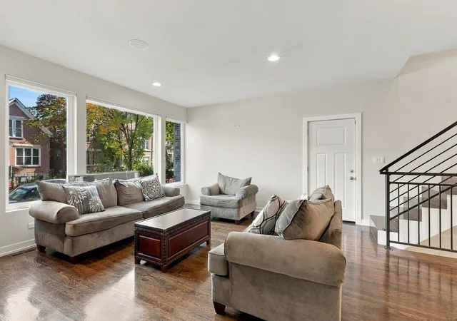 Photo 1 of Single family home for sale at 914 N Richmond St, Chicago, IL 60622 | MLS# 12784165 | Listing updated on 2026-10-22