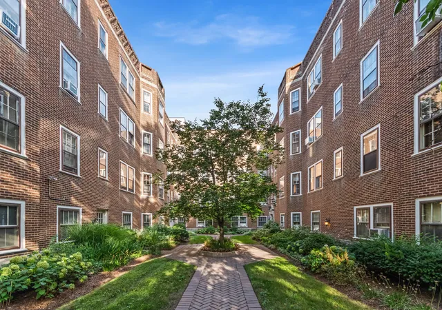 Photo 3 of Condo for sale at 220 S Maple Ave #42, Oak Park, IL 60302 | MLS# 12784214 | Listing updated on 2026-10-22
