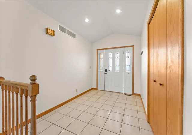 Photo 4 of Single family home for sale at 101 Red Bud Ct, Mahomet, IL 61853 | MLS# 12784237 | Listing updated on 2026-10-21
