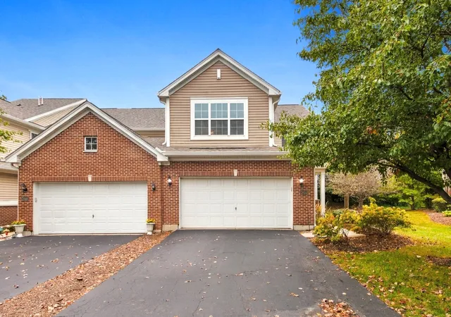 Photo 1 of Townhouse for sale at 2850 Church Rd, Aurora, IL 60502 | MLS# 12784244 | Listing updated on 2026-10-22