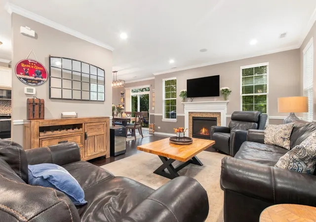 Photo 3 of Townhouse for sale at 2850 Church Rd, Aurora, IL 60502 | MLS# 12784244 | Listing updated on 2026-10-22