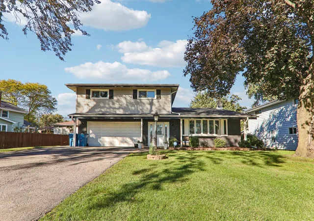 Photo 1 of Single family home for sale at 1302 E Greenwood Dr, Mount Prospect, IL 60056 | MLS# 12784262 | Listing updated on 2026-10-22