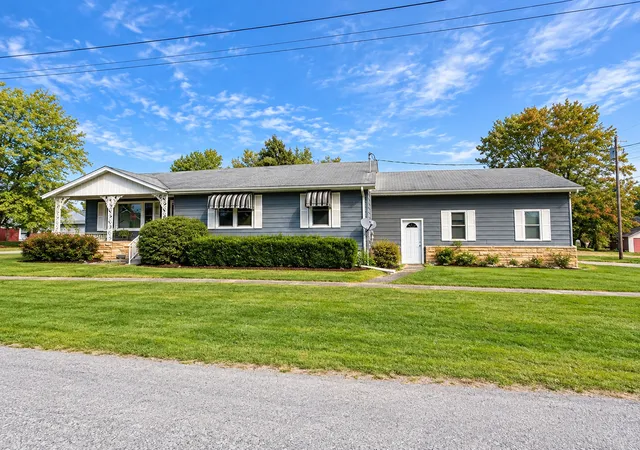 Photo 1 of Single family home for sale at 801 E Harrison St, Herrin, IL 62948 | MLS# 12784267 | Listing updated on 2026-10-27