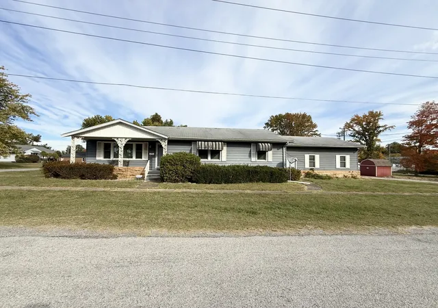 Photo 2 of Single family home for sale at 801 E Harrison St, Herrin, IL 62948 | MLS# 12784267 | Listing updated on 2026-10-27
