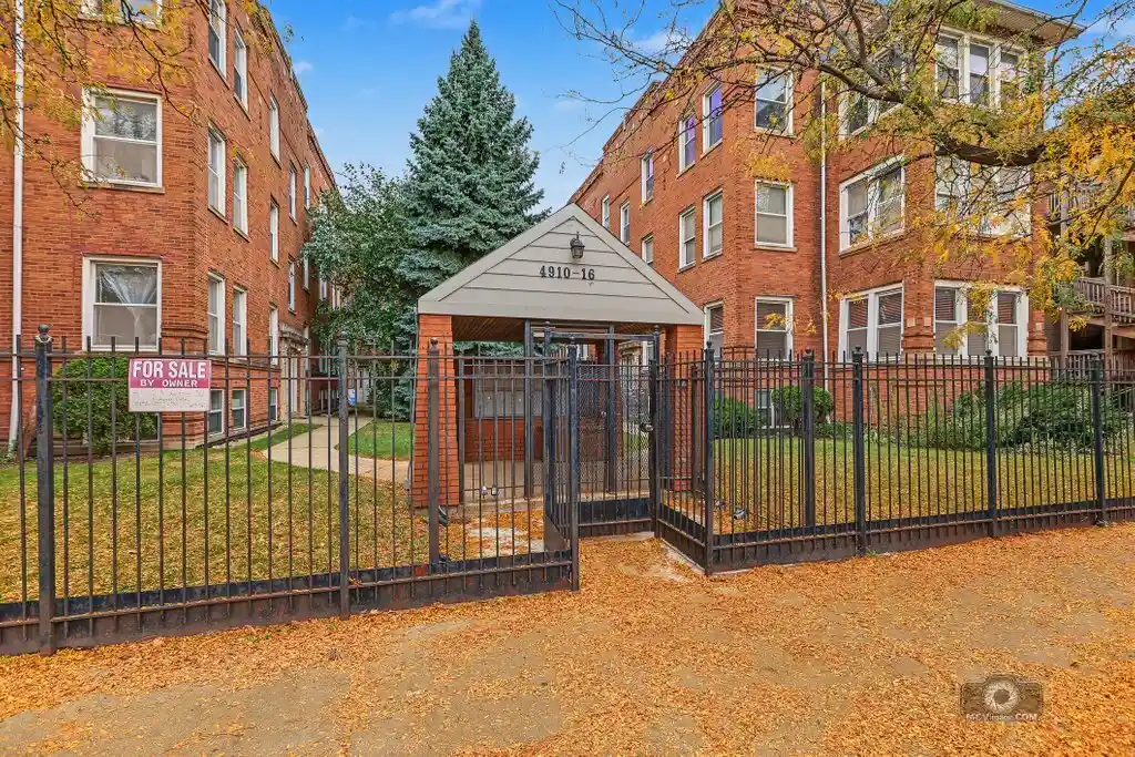 Listing Photo 1 - Condo for sale in 4916 N Kedzie Ave located at 4916 N Kedzie Ave, Chicago, IL 60625 - Unit #3W