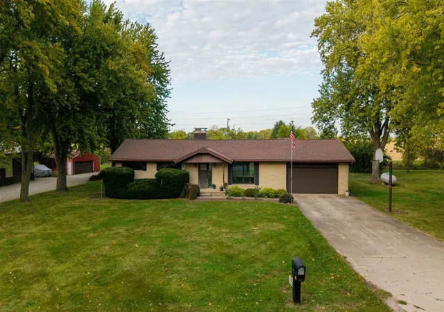 Photo 1 of Sale Pending at 16796 Old Colonial Rd, Bloomington, IL 61705 | MLS# 12784310 | Listing updated on 2026-10-20