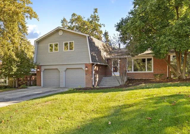Photo 1 of Single family home for sale at 429 Elm St, Frankfort, IL 60423 | MLS# 12784328 | Listing updated on 2026-10-27