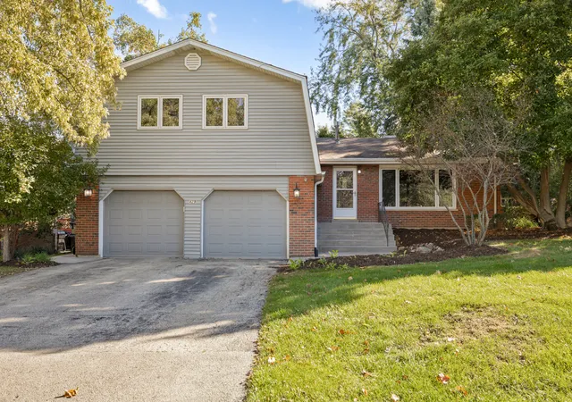 Photo 1 of Single family home for sale at 429 Elm St, Frankfort, IL 60423 | MLS# 12784328 | Listing updated on 2026-10-27