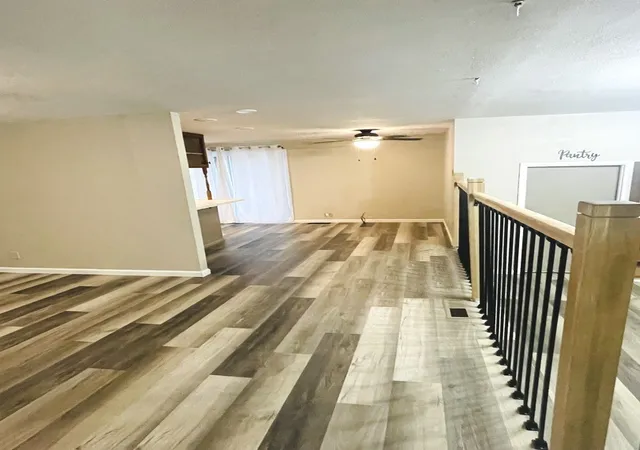 Photo 4 of Single family home for sale at 1011 W Laurel St, Carbondale, IL 62901 | MLS# 12784336 | Listing updated on 2026-10-21