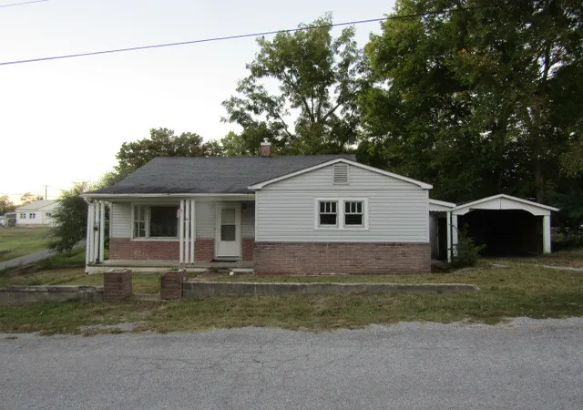 Photo 1 of Single family home for sale at 356 Mclean St, Rosiclare, IL 62982 | MLS# 12784367 | Listing updated on 2026-10-22