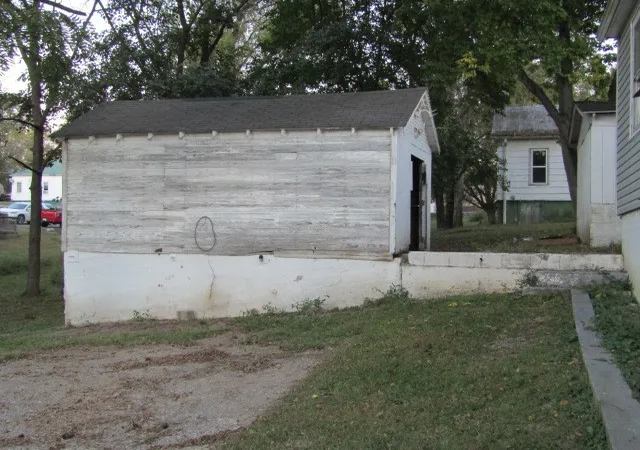 Photo 3 of Single family home for sale at 356 Mclean St, Rosiclare, IL 62982 | MLS# 12784367 | Listing updated on 2026-10-22