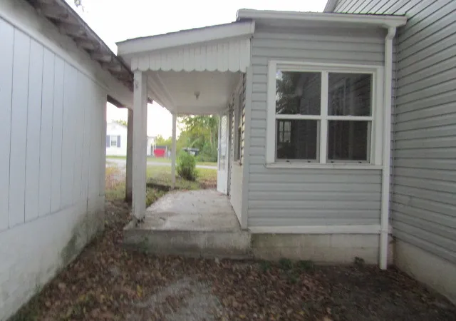 Photo 4 of Single family home for sale at 356 Mclean St, Rosiclare, IL 62982 | MLS# 12784367 | Listing updated on 2026-10-22