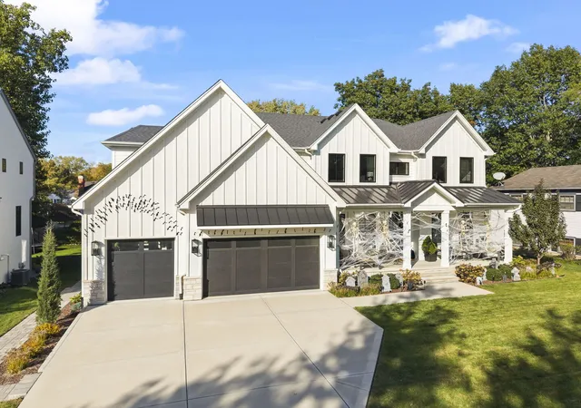 Photo 3 of Single family home for sale at 417 Bayberry Ln, Naperville, IL 60563 | MLS# 12784373 | Listing updated on 2026-10-22