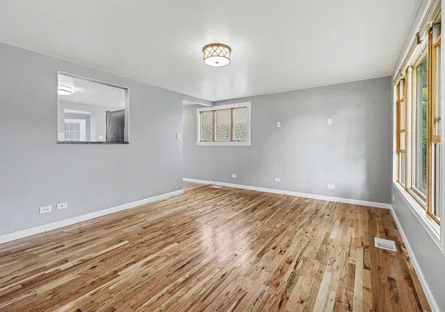 Listing Photo 3 - Condo for sale in building located at 8930 S Crawford Ave, Hometown, IL 60456