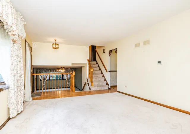 Photo 2 of Single family home for sale at 8047 S Oketo Ave, Bridgeview, IL 60455 | MLS# 12784381 | Listing updated on 2026-10-21