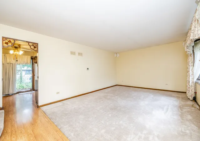 Photo 3 of Single family home for sale at 8047 S Oketo Ave, Bridgeview, IL 60455 | MLS# 12784381 | Listing updated on 2026-10-21
