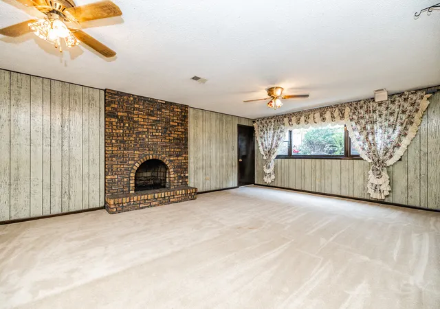 Photo 4 of Single family home for sale at 8047 S Oketo Ave, Bridgeview, IL 60455 | MLS# 12784381 | Listing updated on 2026-10-21