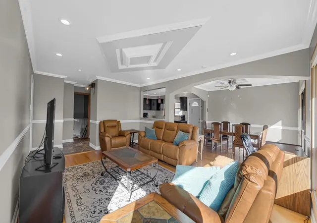Photo 3 of Single family home for sale at 1400 E Lynn Ct, Homewood, IL 60430 | MLS# 12784384 | Listing updated on 2026-10-22