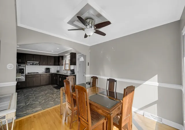 Photo 4 of Single family home for sale at 1400 E Lynn Ct, Homewood, IL 60430 | MLS# 12784384 | Listing updated on 2026-10-22