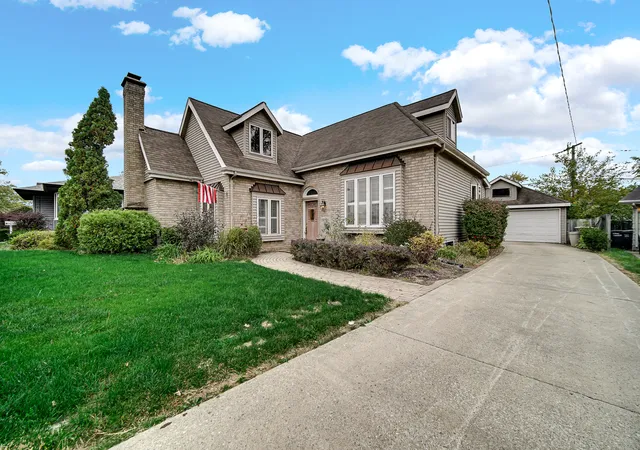 Single family home for sale at 18515 Arcadia Ave, Lansing, IL 60438 | MLS# 12784385