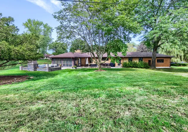 Photo 3 of Single family home for sale at 1803 Paula Ct, Sleepy Hollow, IL 60118 | MLS# 12784387 | Listing updated on 2026-10-20