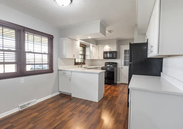 Photo 3 of Single family home for sale at 809 Towanda Barnes Rd, Towanda, IL 61776 | MLS# 12784398 | Listing updated on 2026-10-20