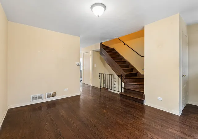 Photo 3 of Townhouse for sale at 4524 N Paulina St #D, Chicago, IL 60640 | MLS# 12784426 | Listing updated on 2026-10-22