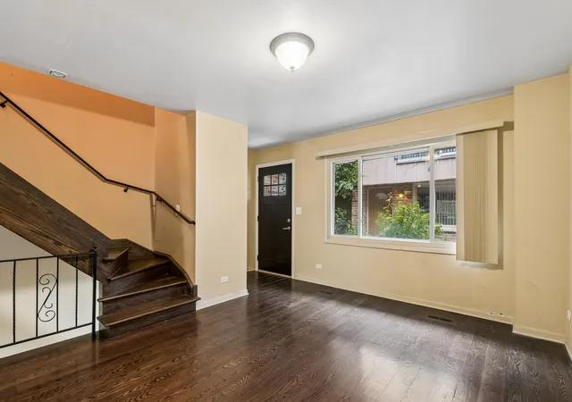 Photo 4 of Townhouse for sale at 4524 N Paulina St #D, Chicago, IL 60640 | MLS# 12784426 | Listing updated on 2026-10-22