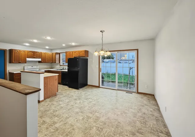 Photo 3 of Townhouse for sale at 110 Fleming Ct #110, Watseka, IL 60970 | MLS# 12784432 | Listing updated on 2026-10-22