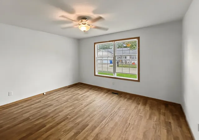 Photo 4 of Townhouse for sale at 110 Fleming Ct #110, Watseka, IL 60970 | MLS# 12784432 | Listing updated on 2026-10-22