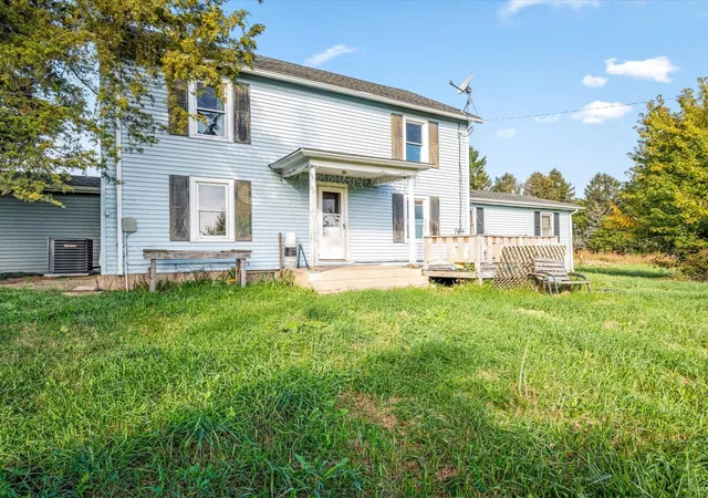 Photo 1 of Single family home for sale at 5793 W Town Line Rd, Leaf River, IL 61047 | MLS# 12784445 | Listing updated on 2026-10-21