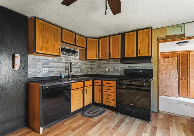 Photo 3 of Single family home for sale at 5793 W Town Line Rd, Leaf River, IL 61047 | MLS# 12784445 | Listing updated on 2026-10-21