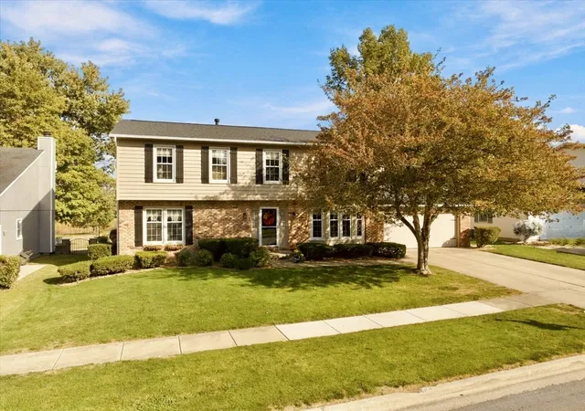 Photo 3 of Single family home for sale at 20 Kensington Cir, Bloomington, IL 61704 | MLS# 12784446 | Listing updated on 2026-10-21