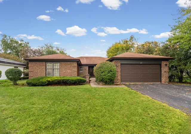 Photo 1 of Single family home for sale at 220 Park Ln, Deerfield, IL 60015 | MLS# 12784453 | Listing updated on 2026-10-22