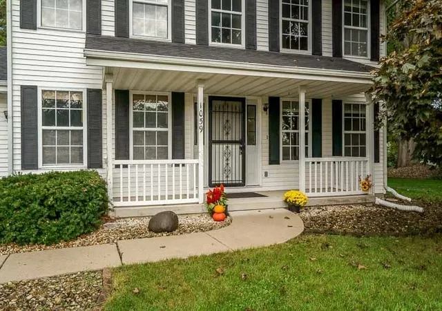 Photo 4 of Single family home for sale at 1059 E Main St, Rockton, IL 61072 | MLS# 12784463 | Listing updated on 2026-10-22