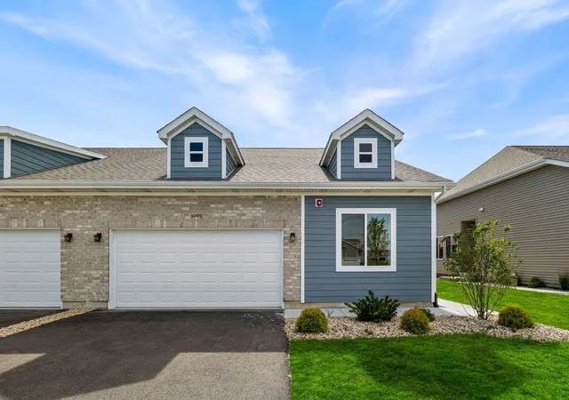 Listing Photo 2 - Condo for sale in building located at 3995 Shoeger Dr, Yorkville, IL 60560