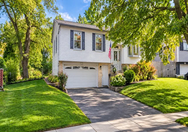 Single family home for sale at 767 Leslie Ln, Glendale Heights, IL 60139 | MLS# 12784494