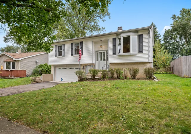 Photo 1 of Single family home for sale at 767 Leslie Ln, Glendale Heights, IL 60139 | MLS# 12784494 | Listing updated on 2026-10-22