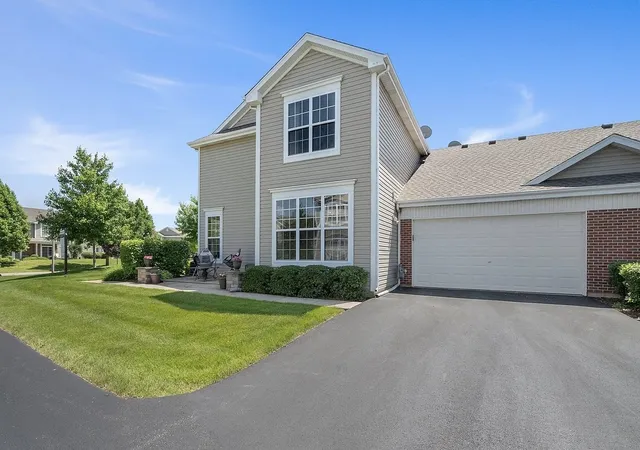 Photo 2 of Townhouse for sale at 296 Whitfield Dr #A, Sugar Grove, IL 60554 | MLS# 12784497 | Listing updated on 2026-10-20